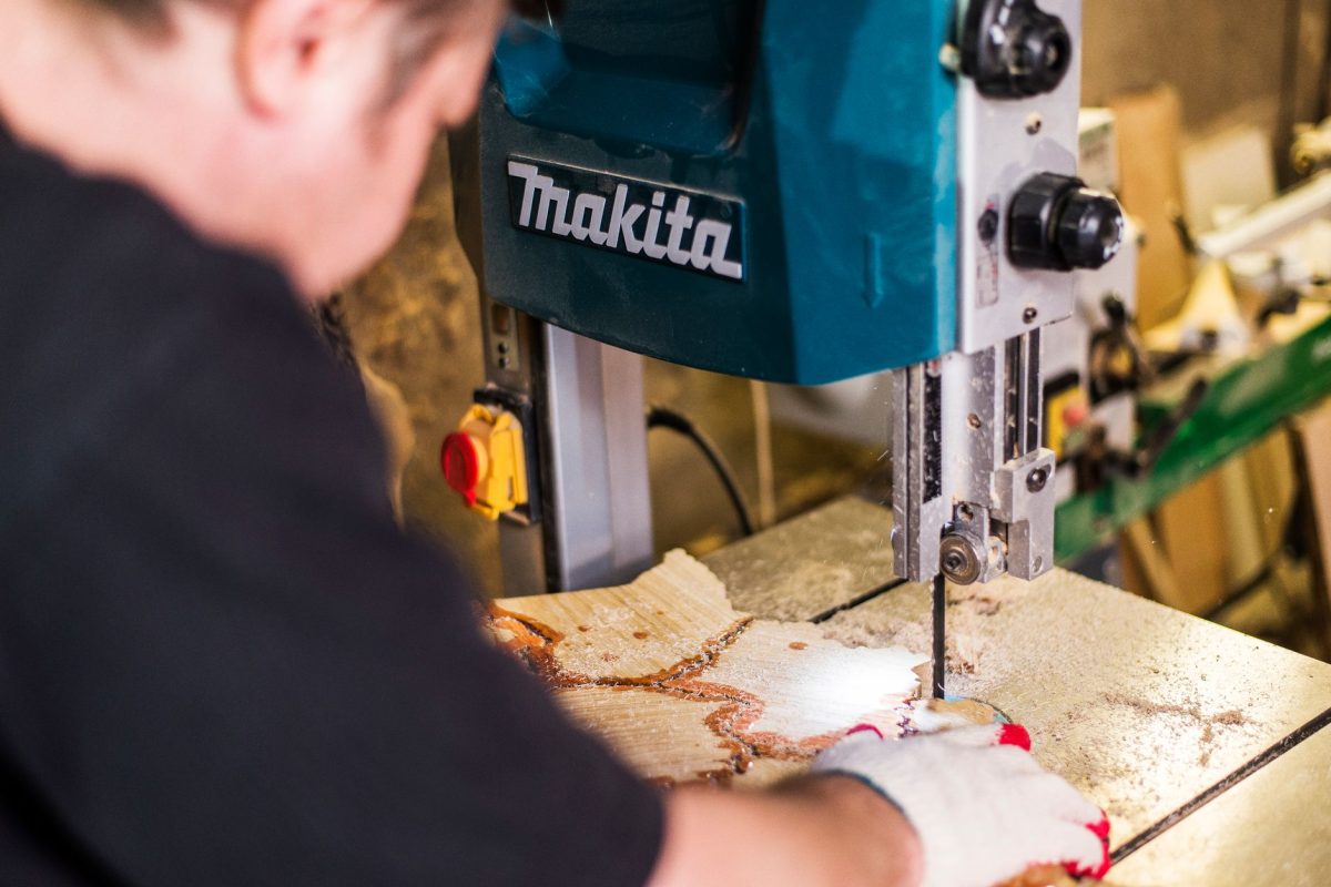 Features of the Grizzly Horizontal Miter-Cutting Band Saw