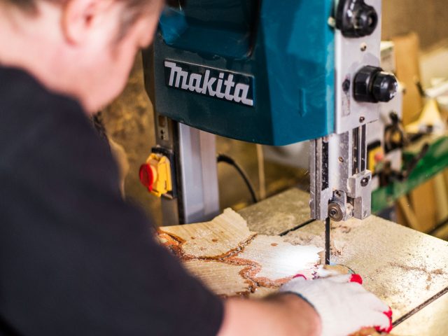 Features of the Grizzly Horizontal Miter-Cutting Band Saw