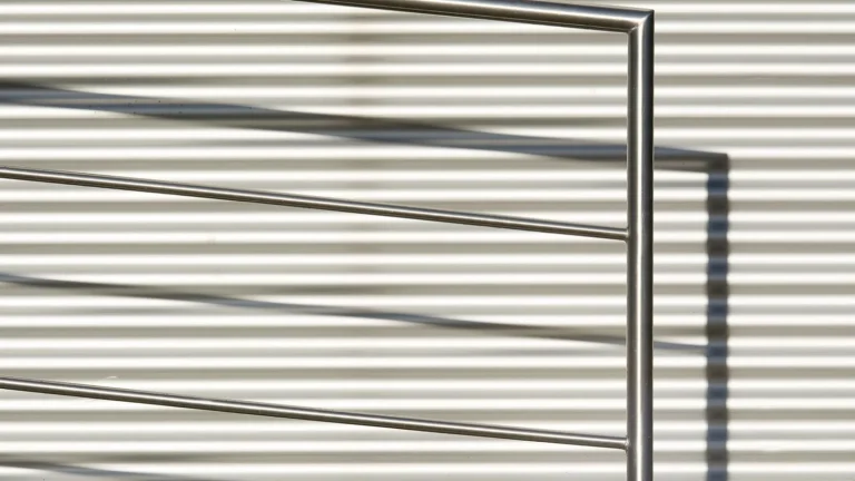 Garde-corps en inox : normes et prix 2026